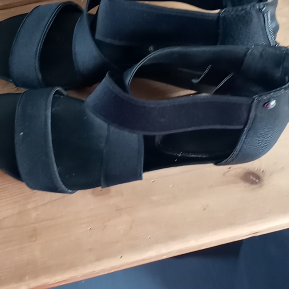 Vera Wang Prosperity Black